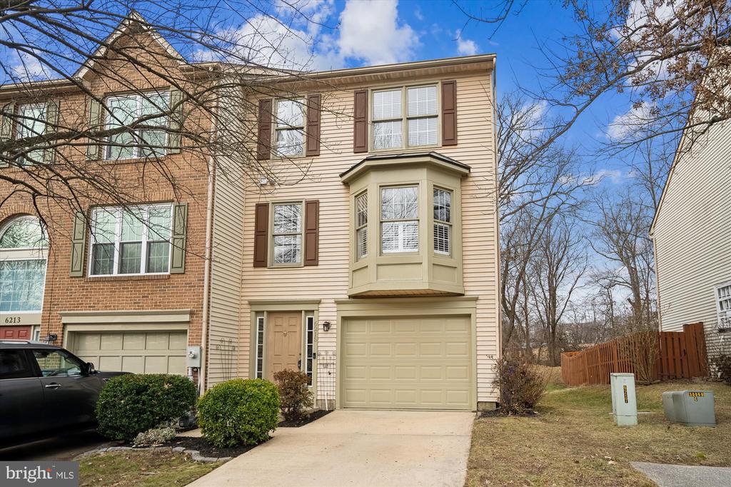 6215 STRATFORD COURT