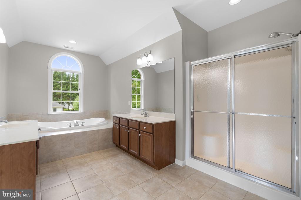 4625 CENTENNIAL LANE