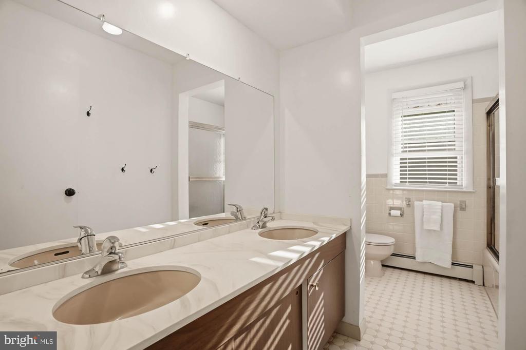 3122 EVERGREEN WAY