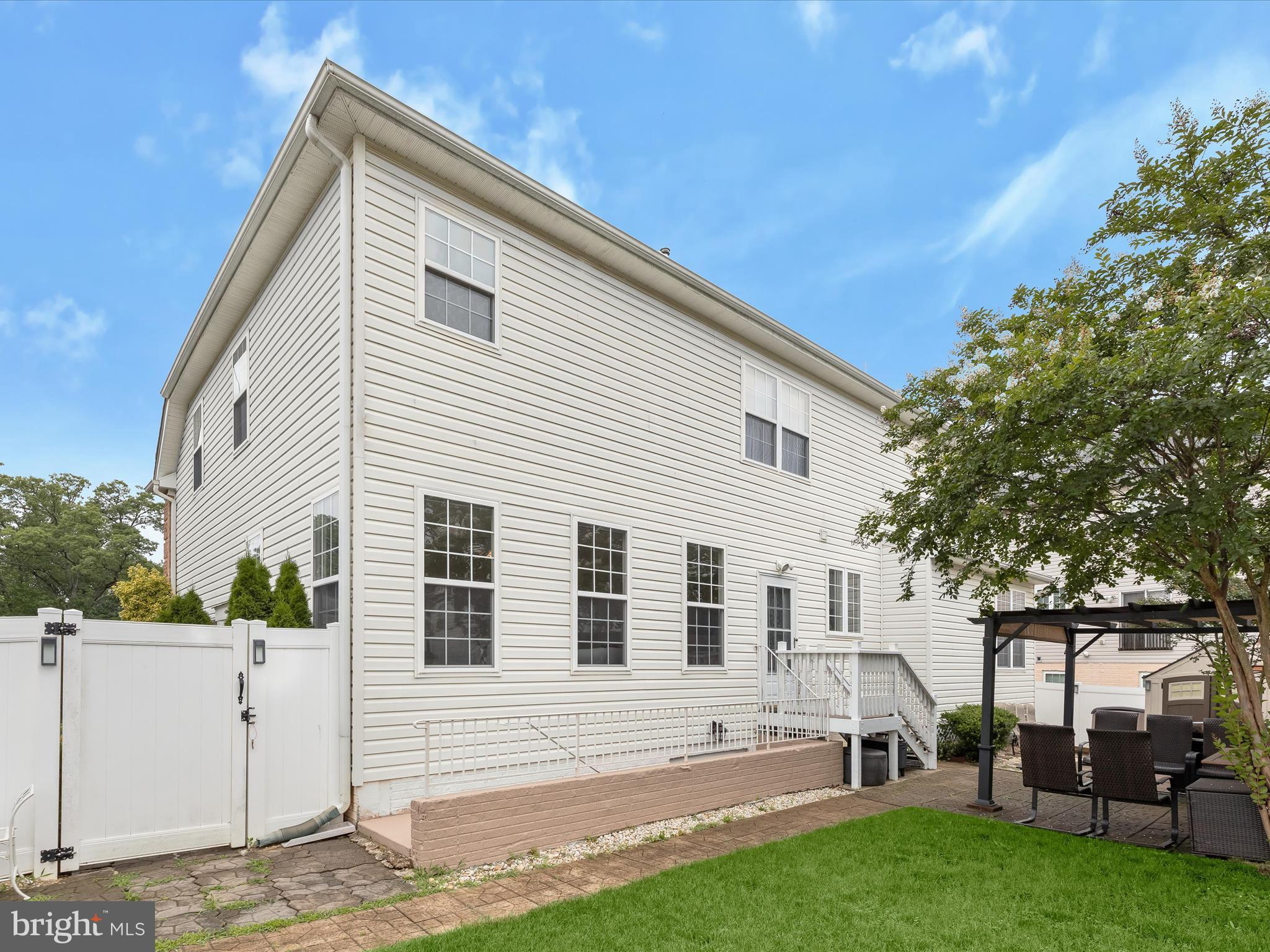 7213 GREENSPRING LANE