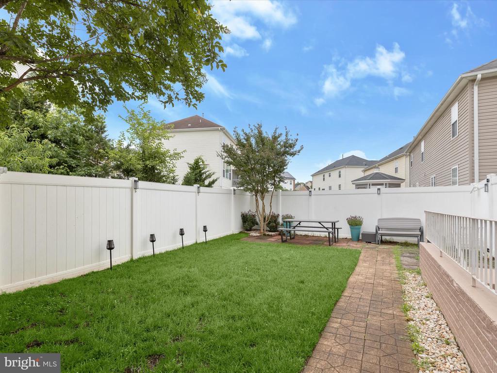 7213 GREENSPRING LANE