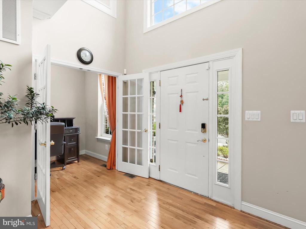 7213 GREENSPRING LANE