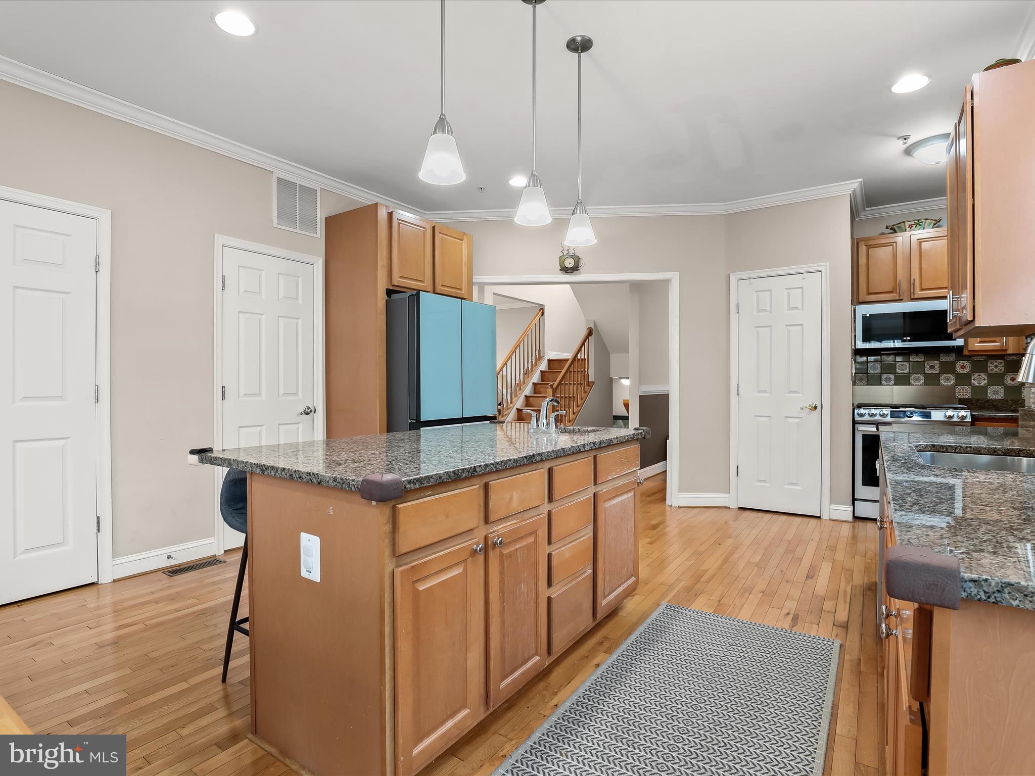 7213 GREENSPRING LANE