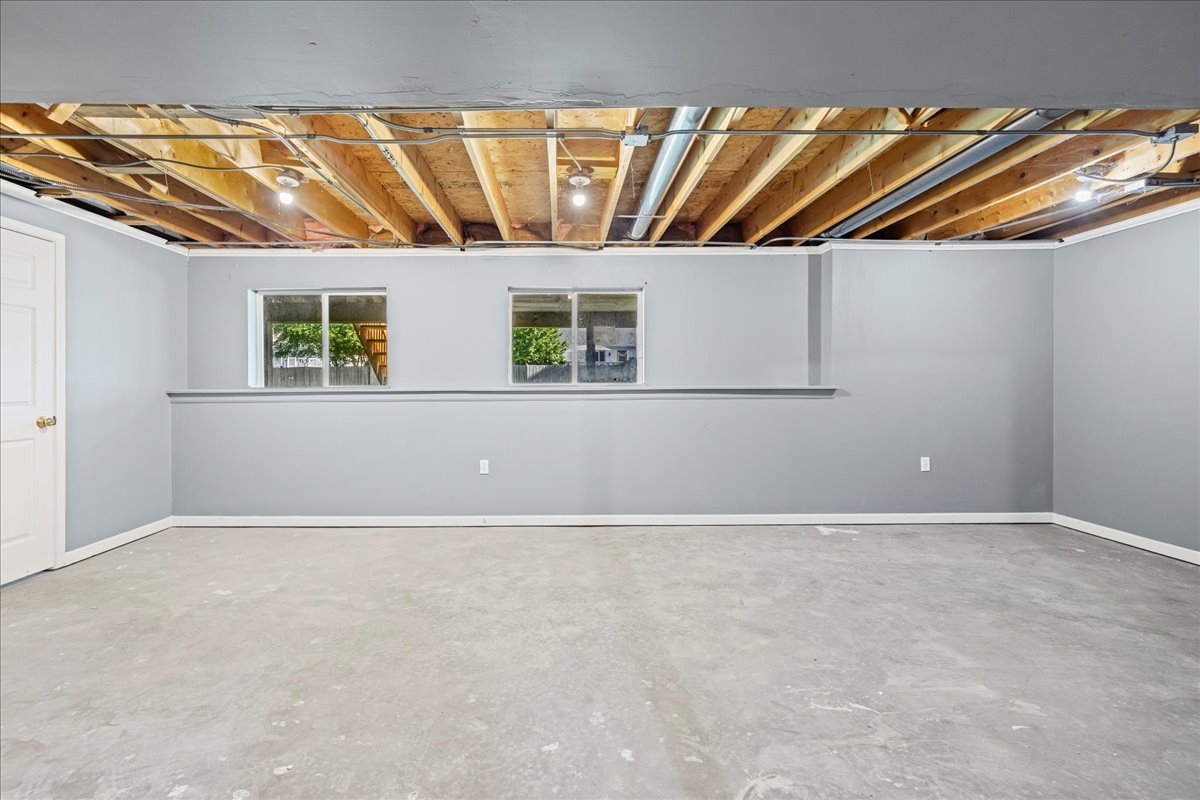 1421 Portage Lane