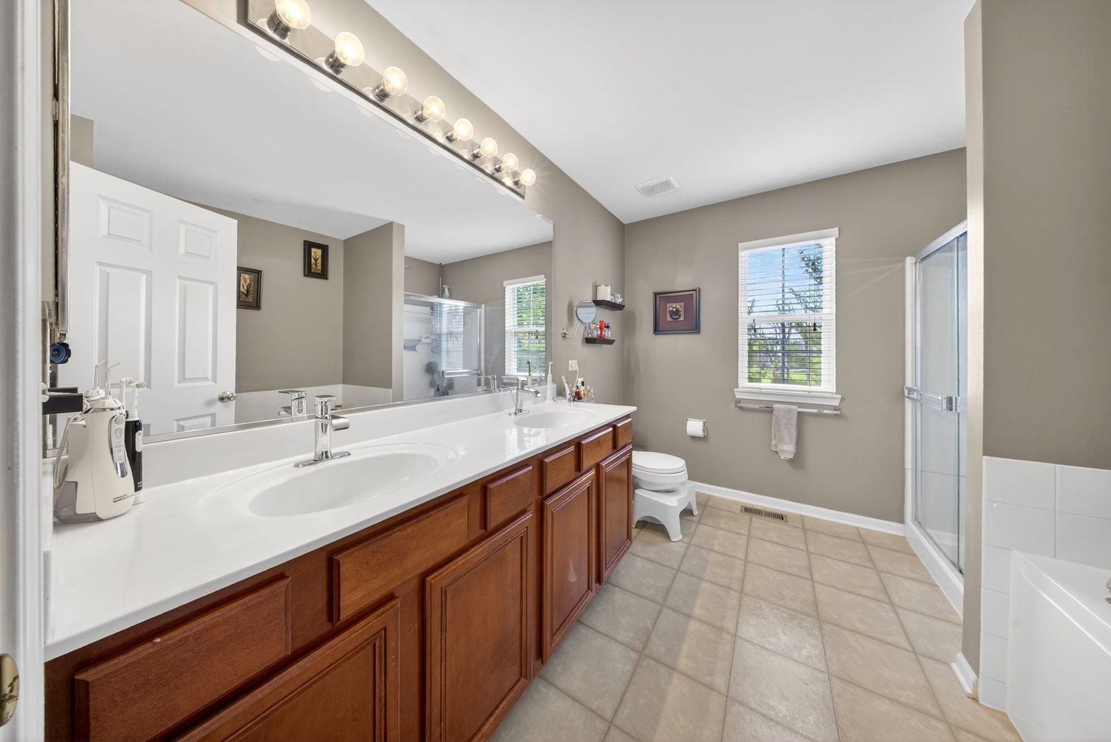 2107 Fairview Lane