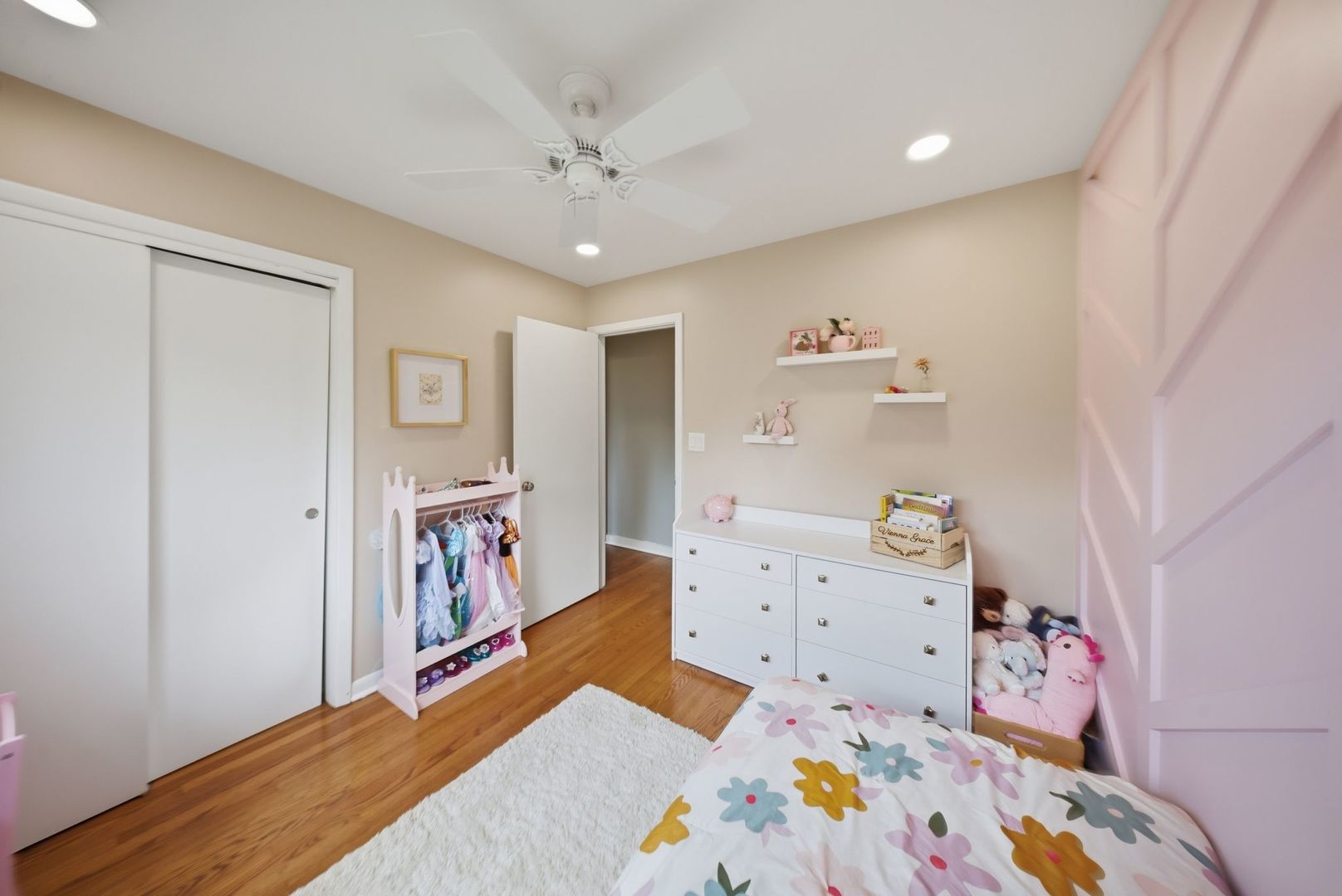 11N980 Almora Terrace