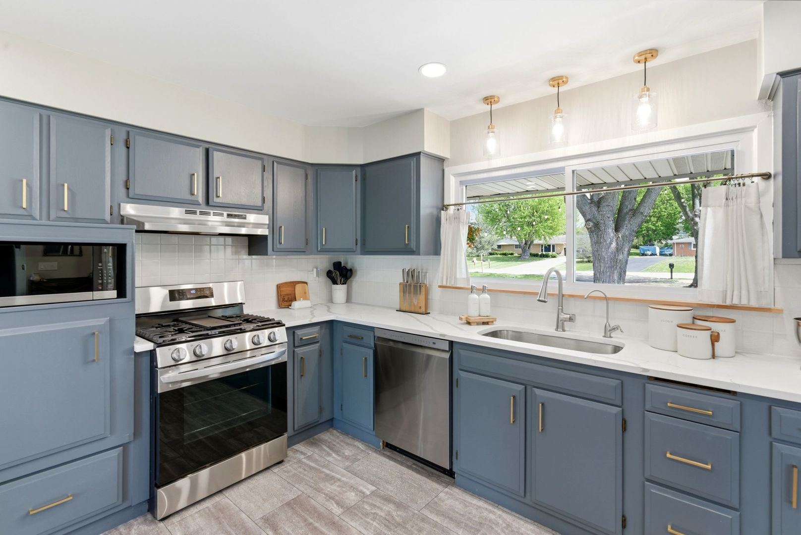 11N980 Almora Terrace