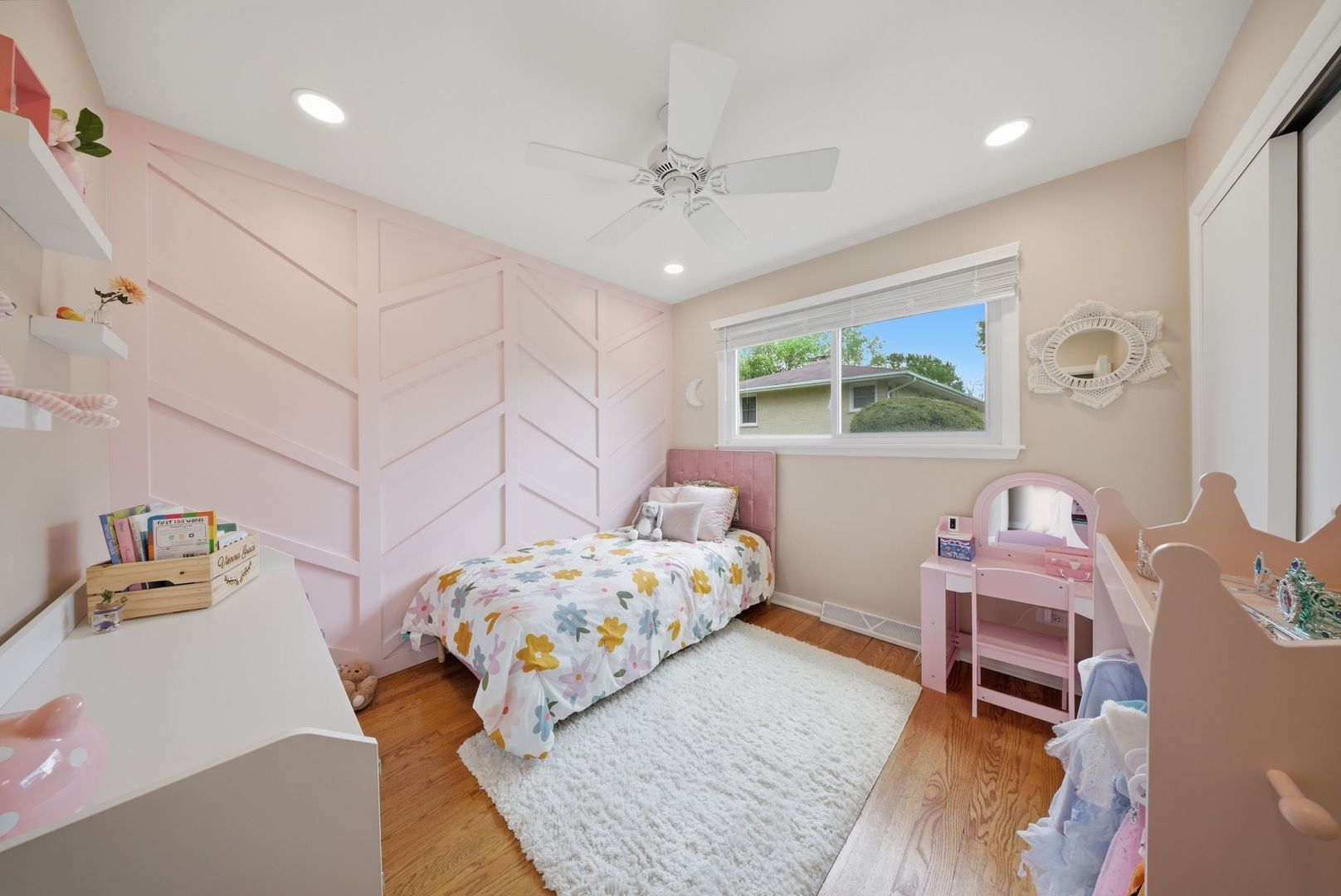 11N980 Almora Terrace