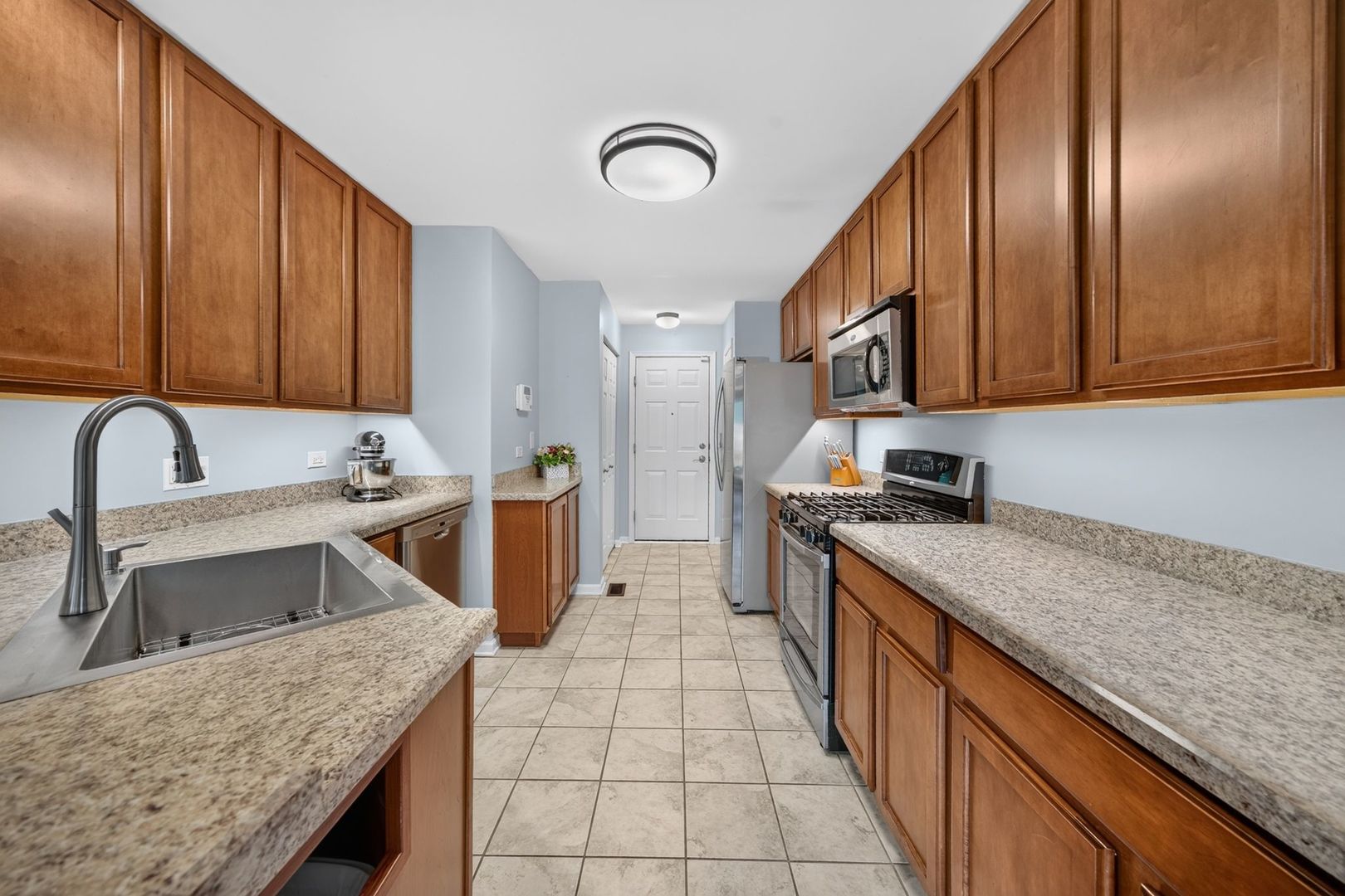 1493 Yosemite Circle