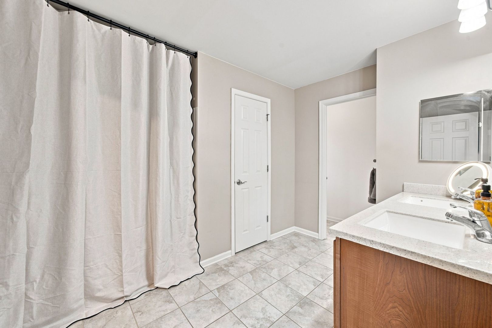1493 Yosemite Circle