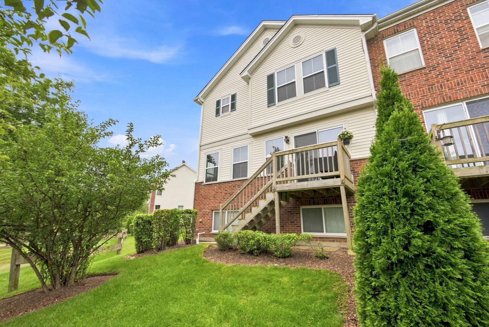 1493 Yosemite Circle