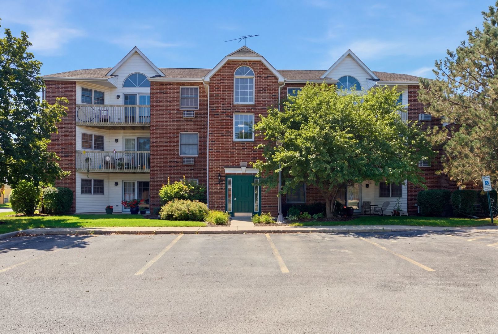511 Leah Lane Unit: 2C