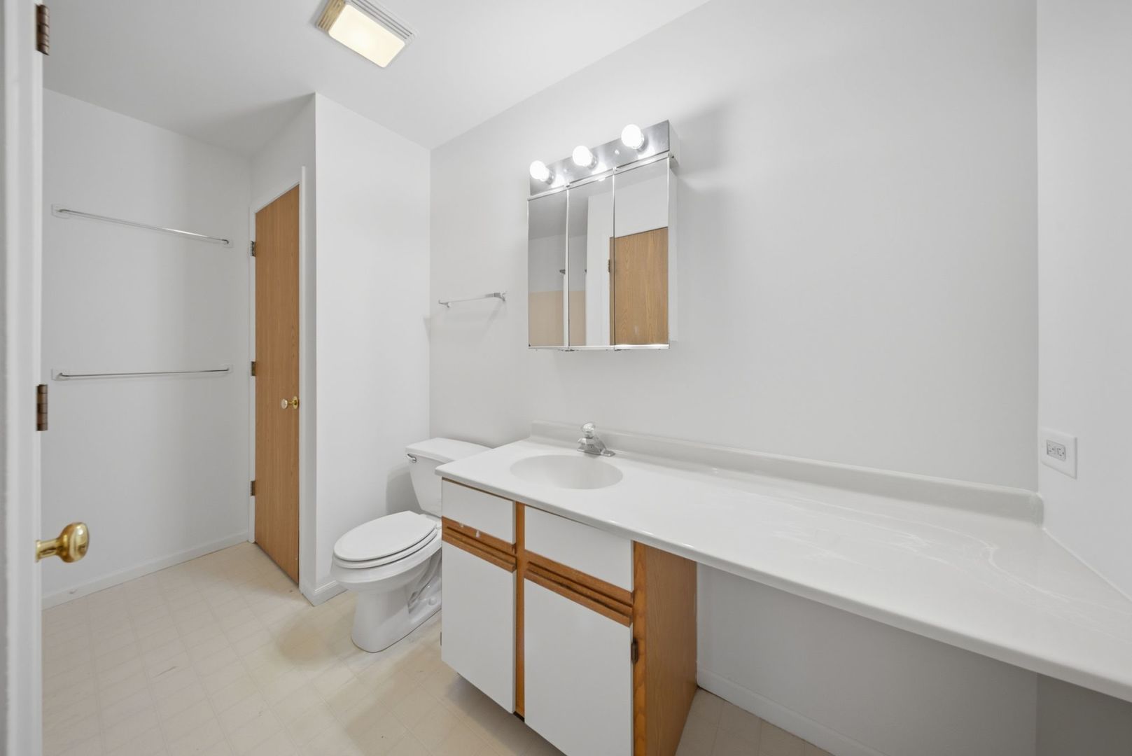 511 Leah Lane Unit: 2C