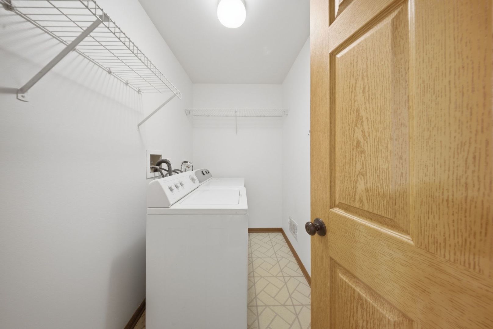 225 Columbia Court Unit: 5