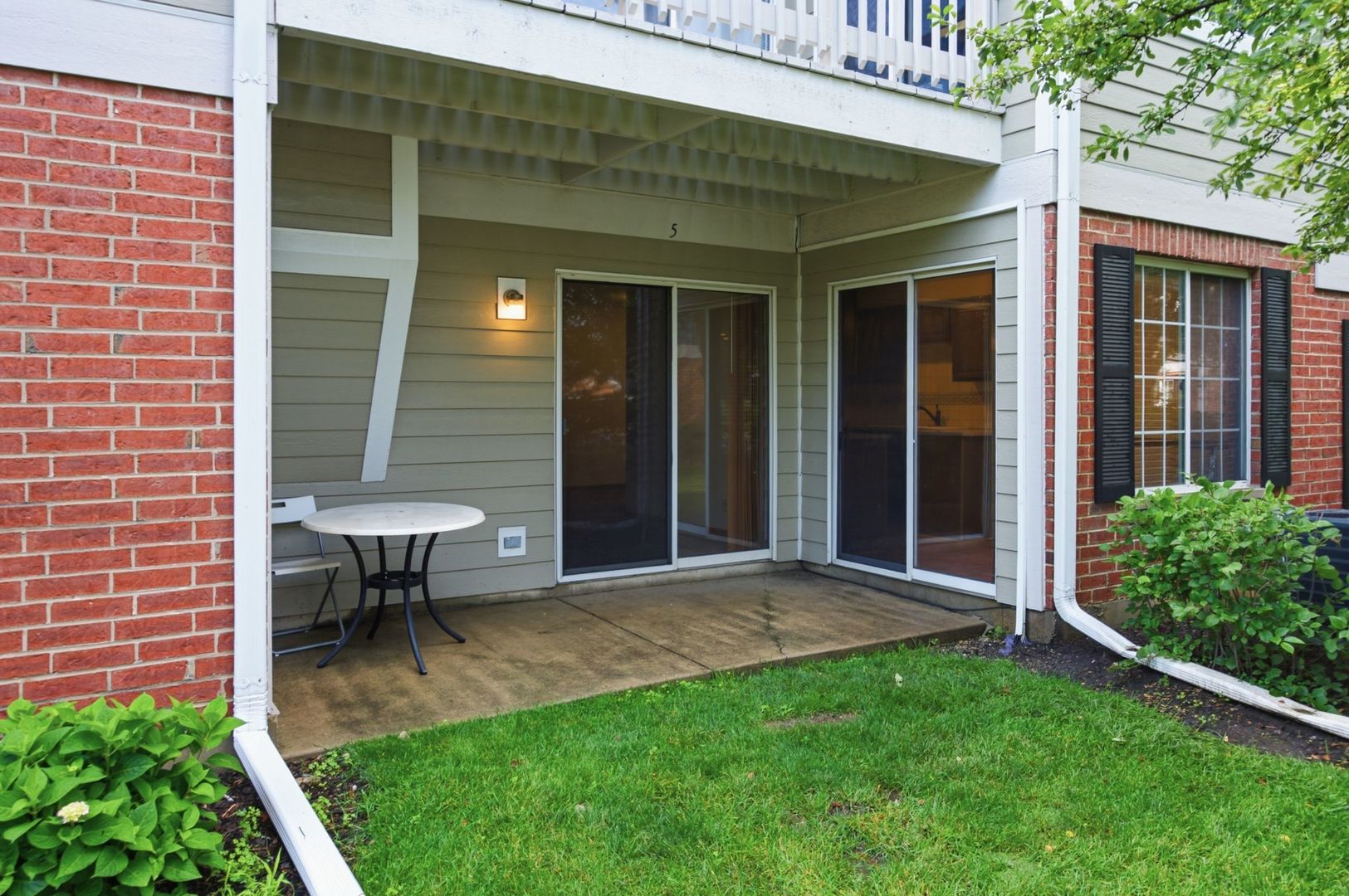 225 Columbia Court Unit: 5