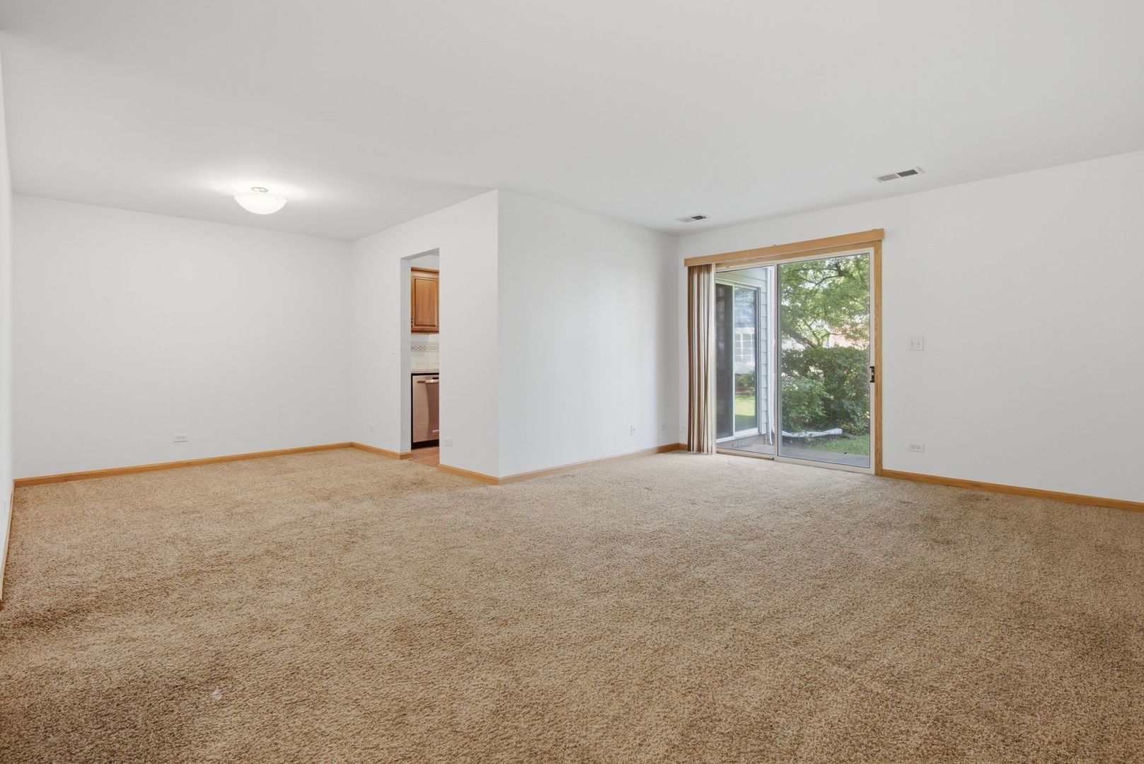 225 Columbia Court Unit: 5