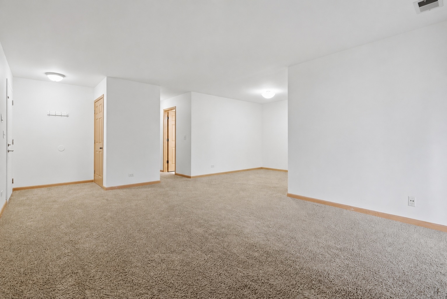 225 Columbia Court Unit: 5