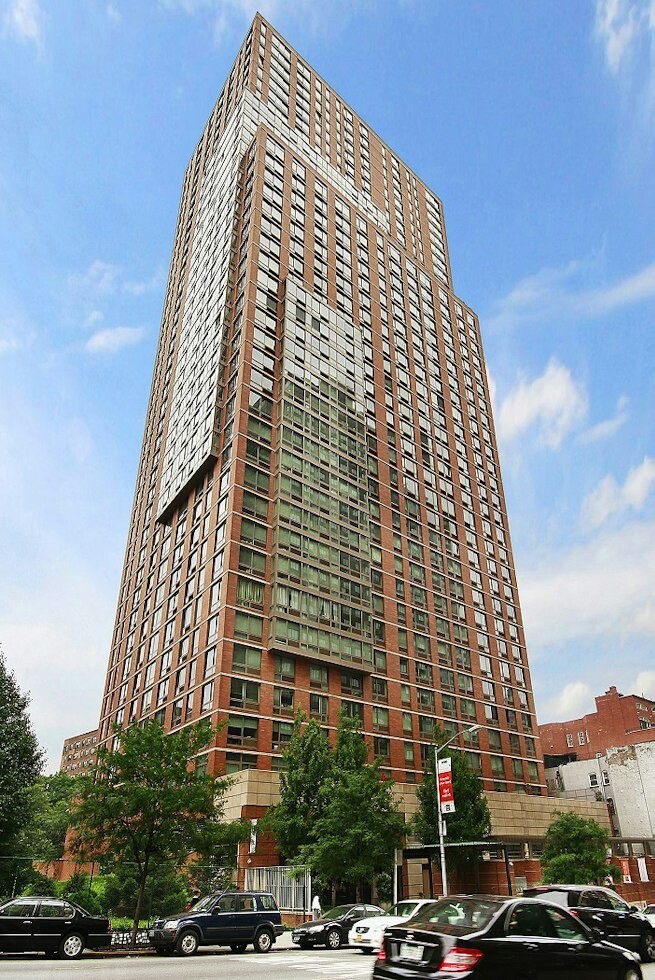 215 E 96TH Street 23L