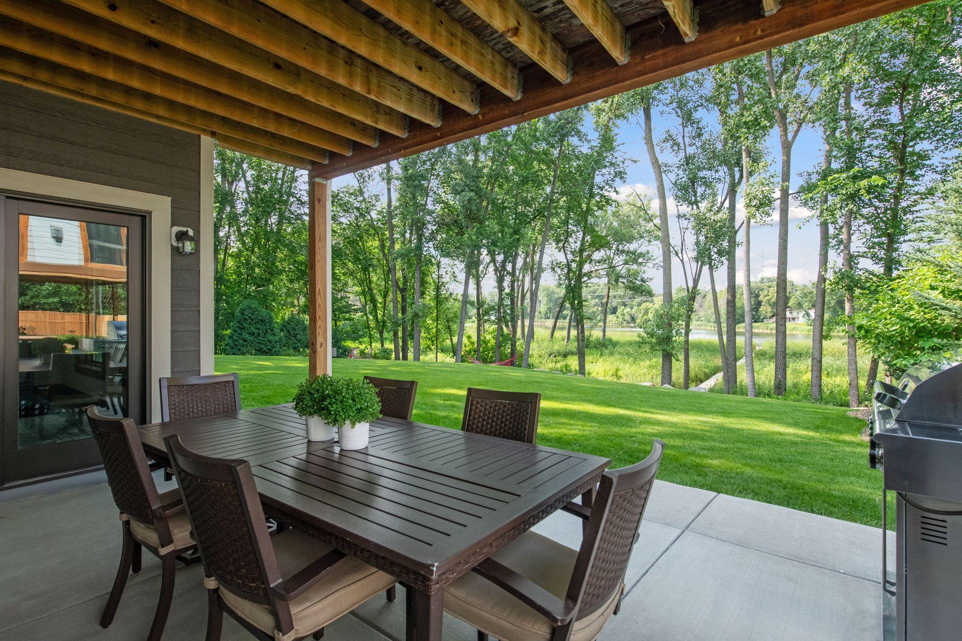 1124 Evergreen Lane N