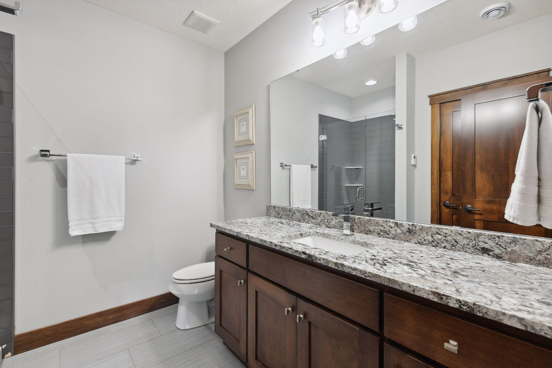 1124 Evergreen Lane N