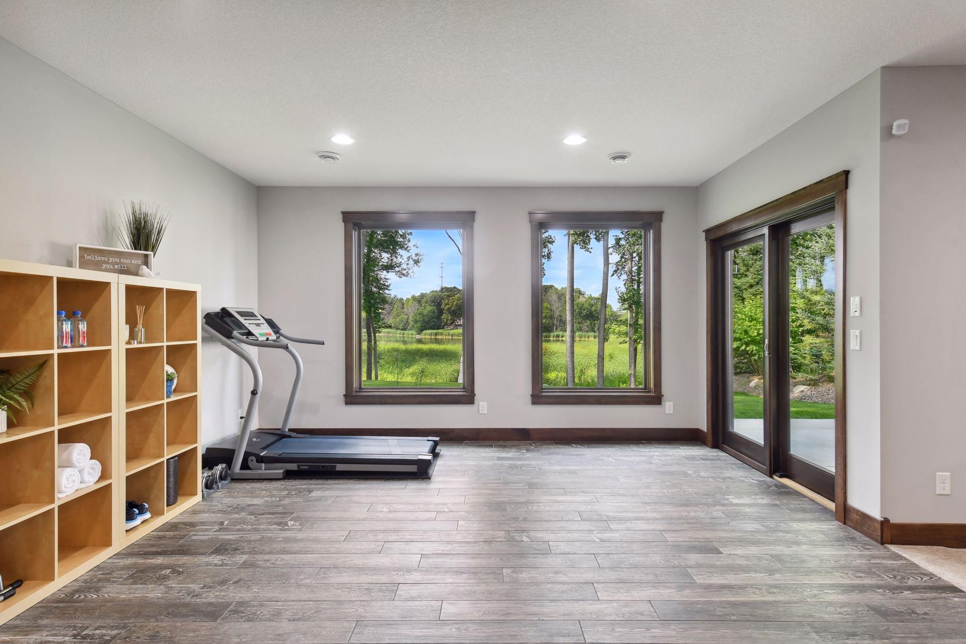 1124 Evergreen Lane N