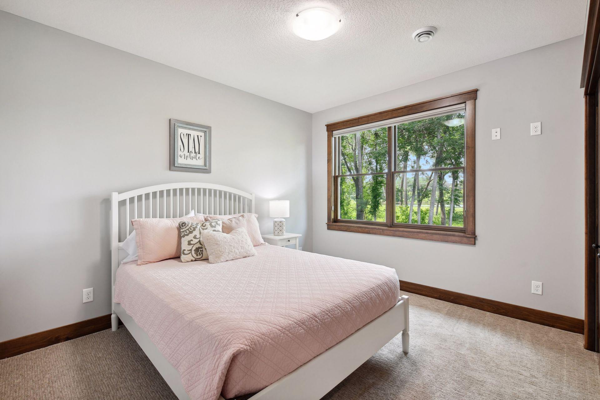 1124 Evergreen Lane N