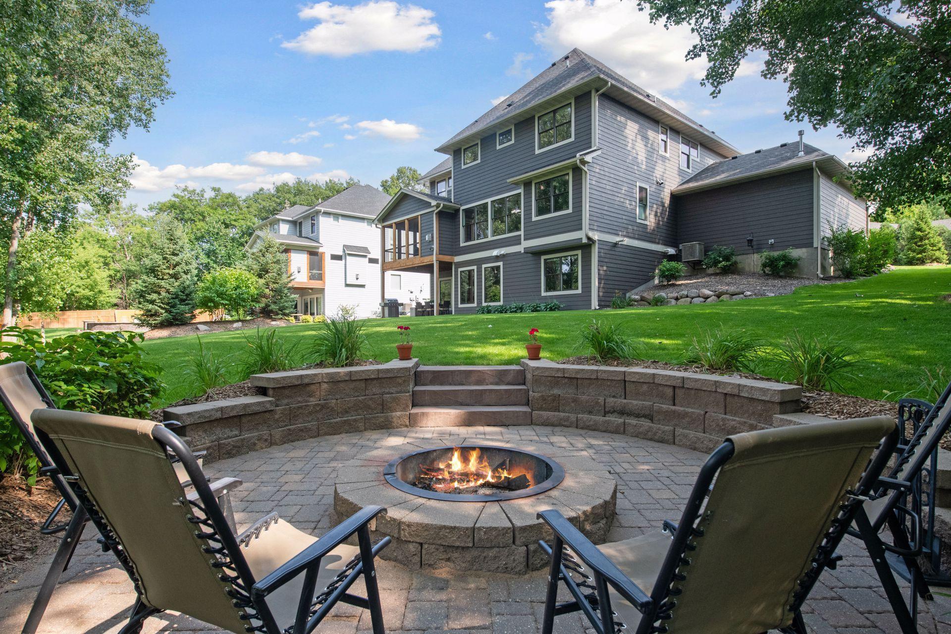 1124 Evergreen Lane N