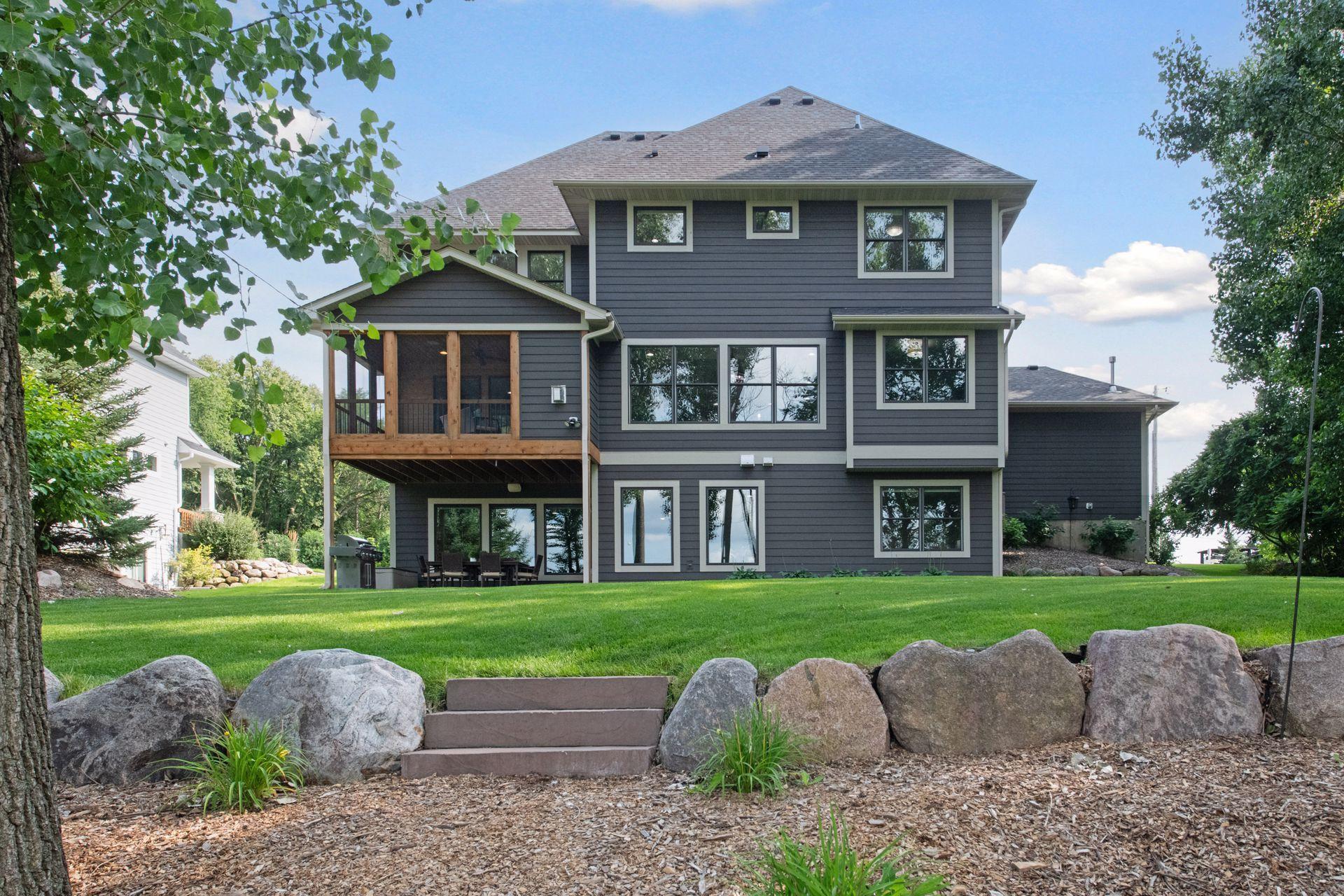 1124 Evergreen Lane N