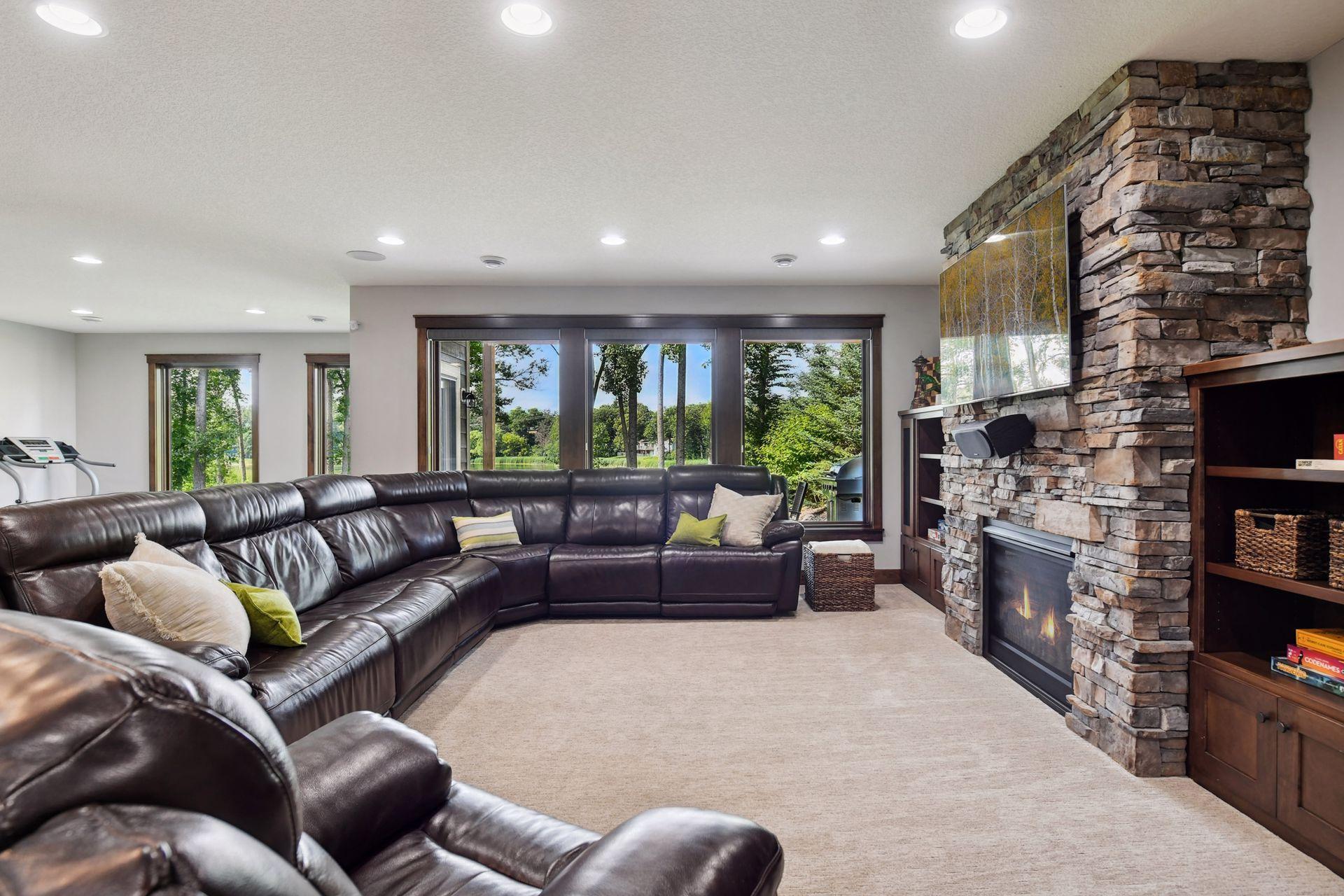 1124 Evergreen Lane N