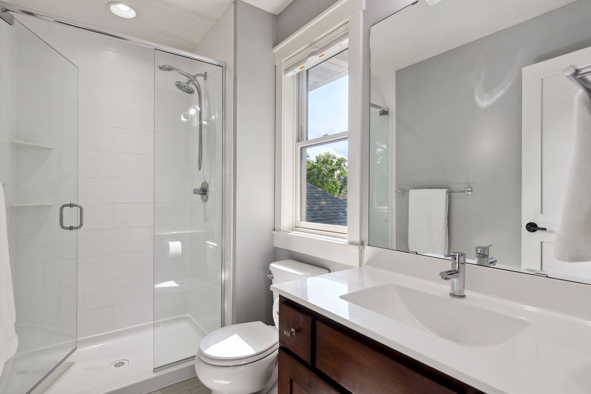 1124 Evergreen Lane N