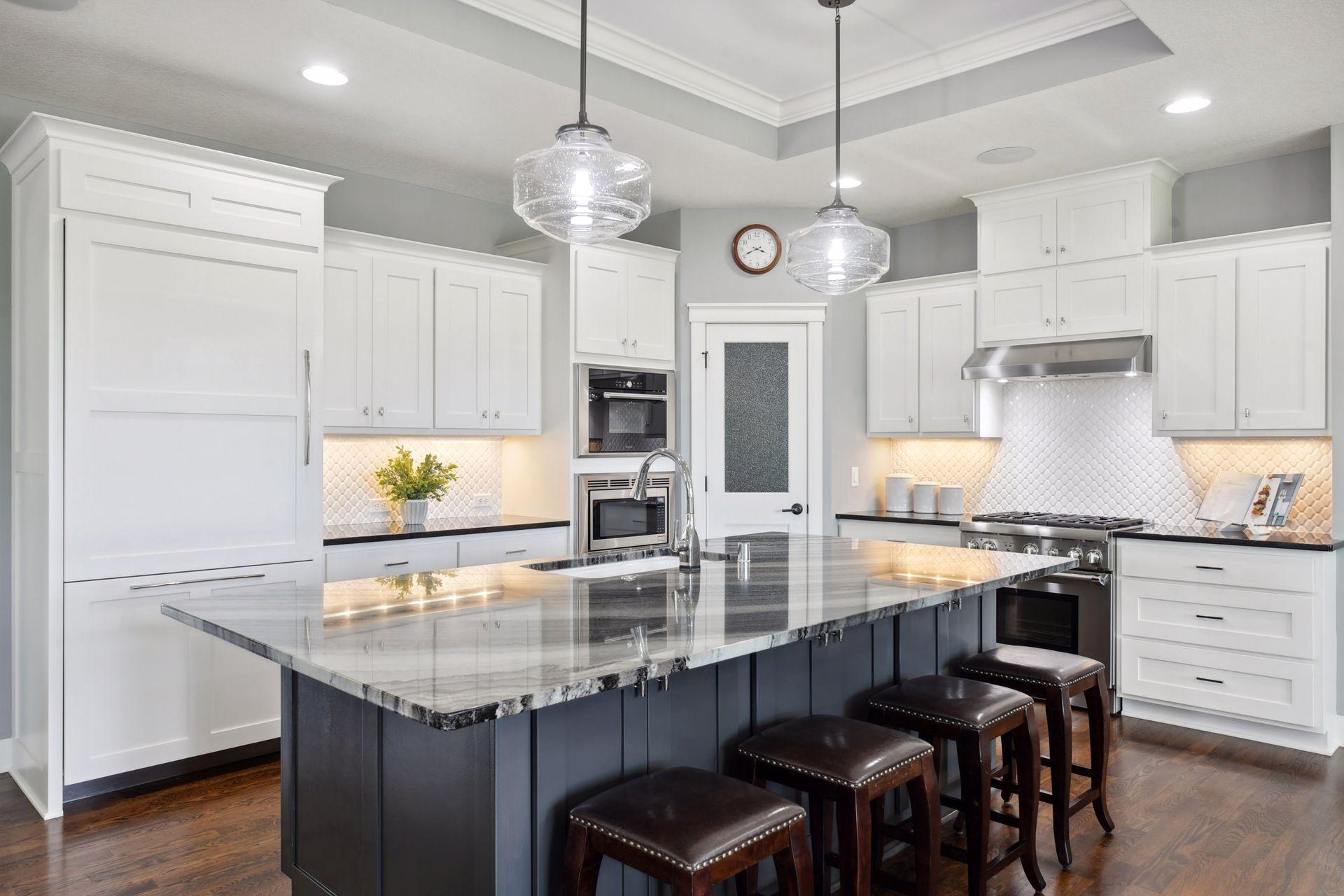 1124 Evergreen Lane N