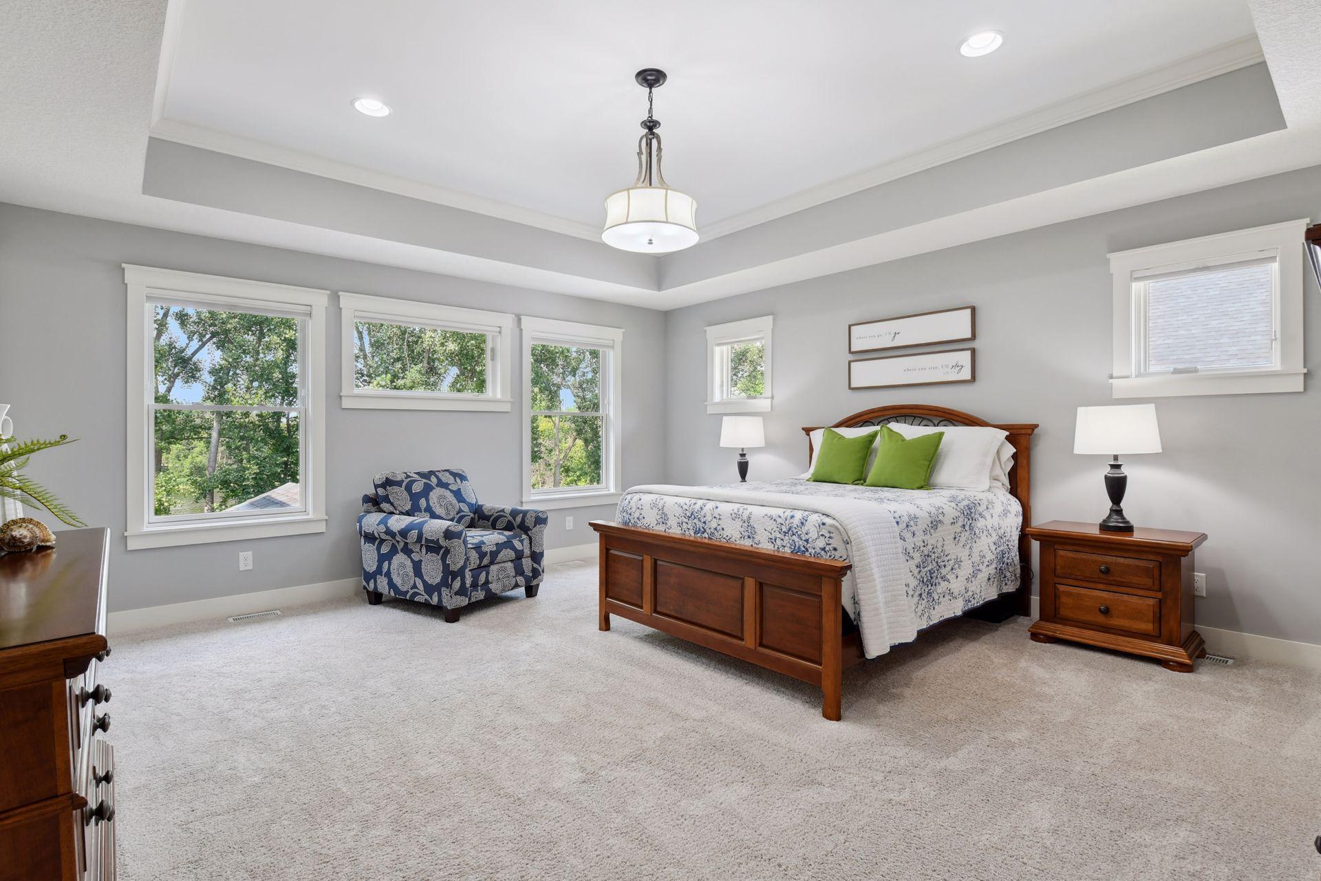 1124 Evergreen Lane N