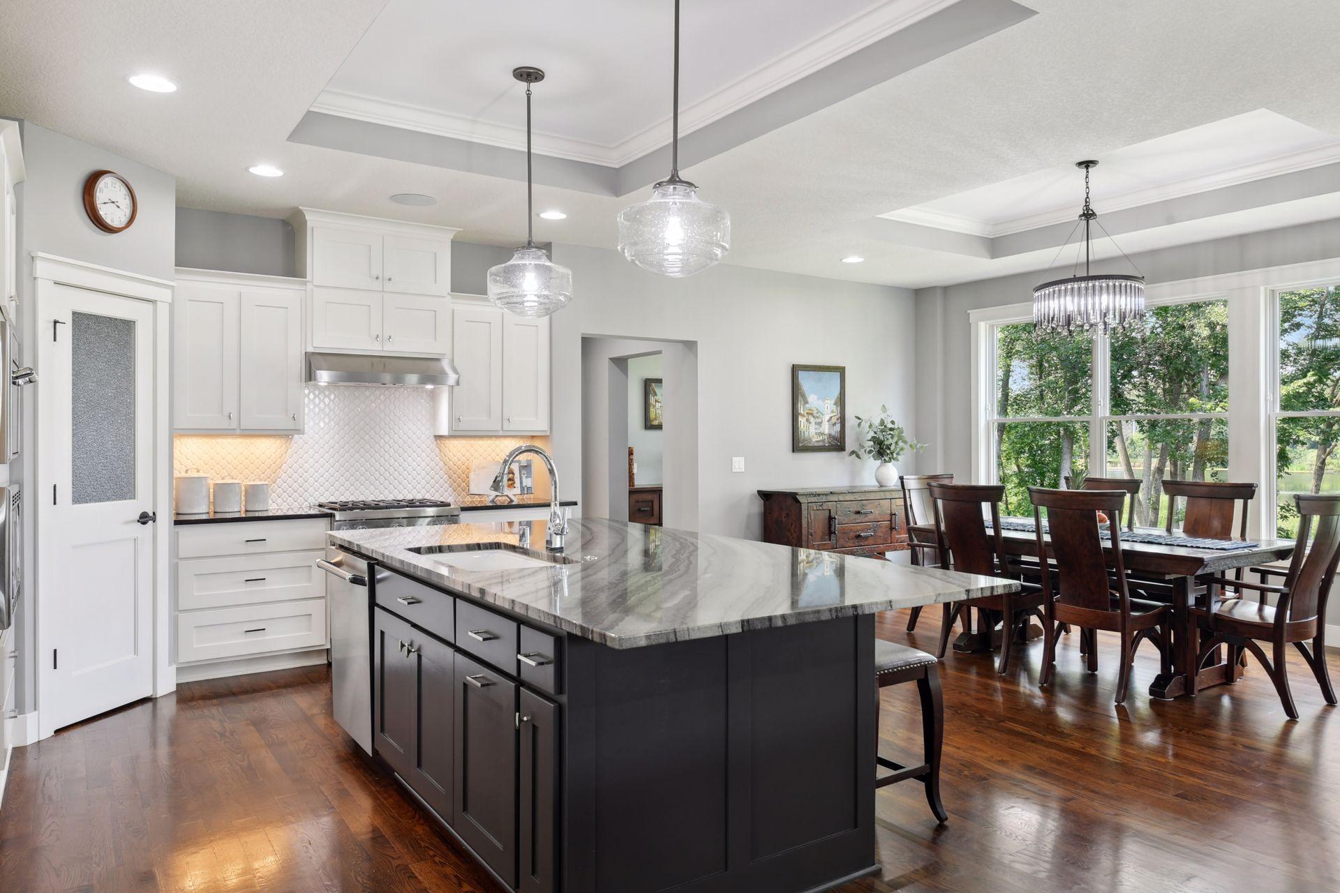 1124 Evergreen Lane N