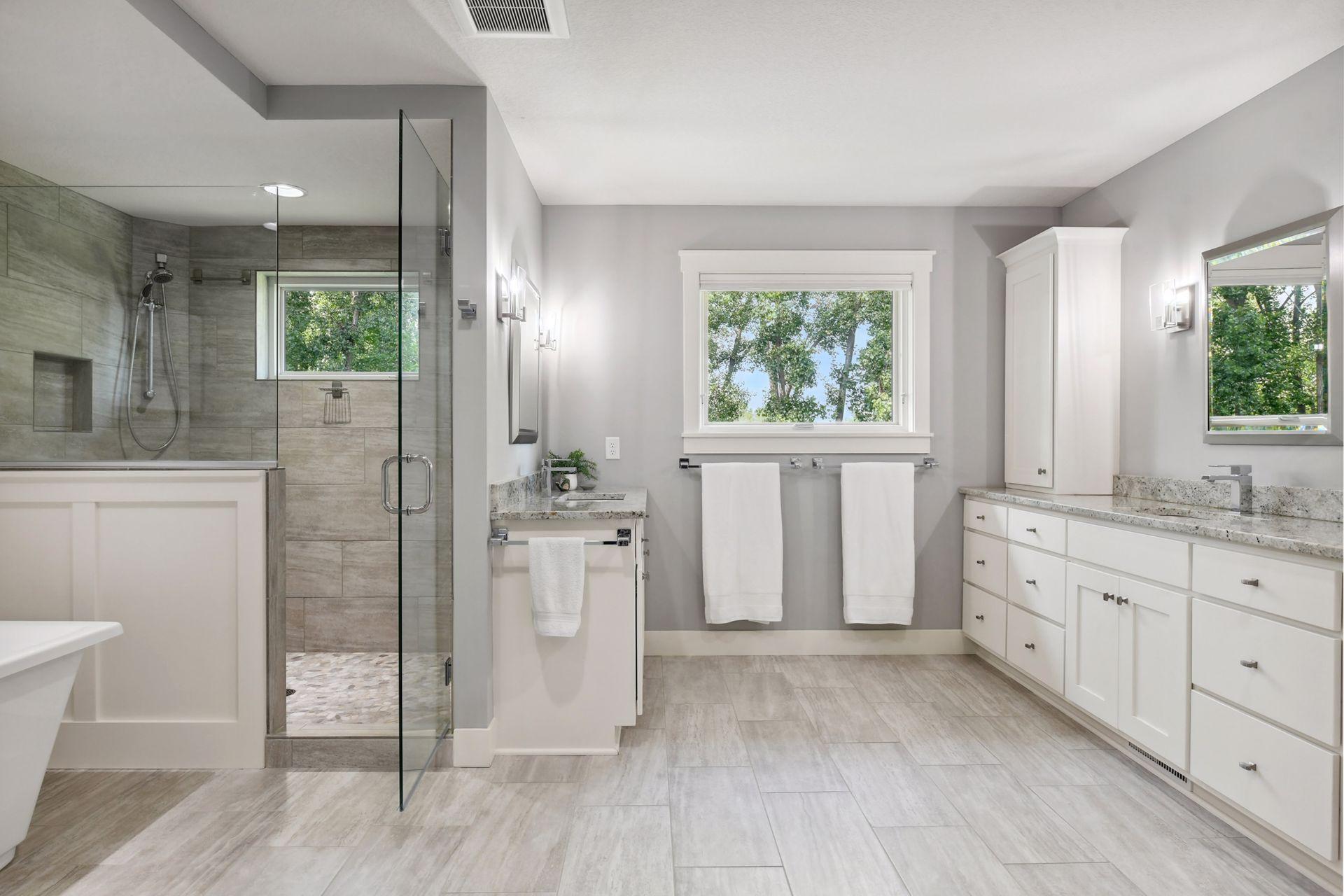 1124 Evergreen Lane N