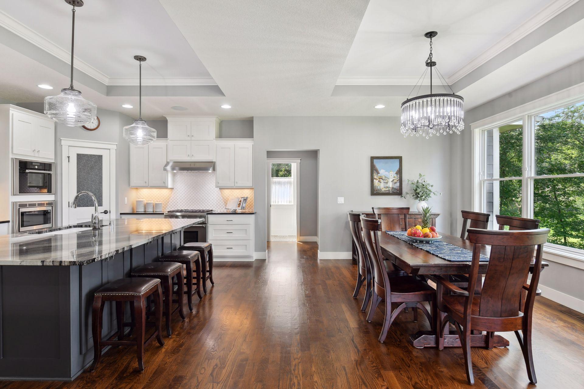 1124 Evergreen Lane N