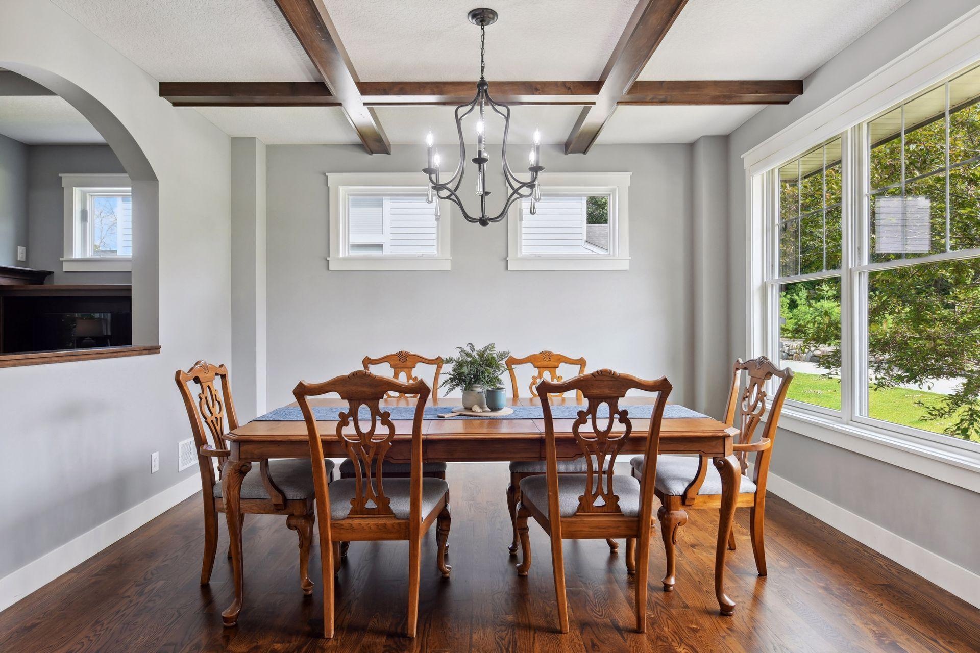 1124 Evergreen Lane N