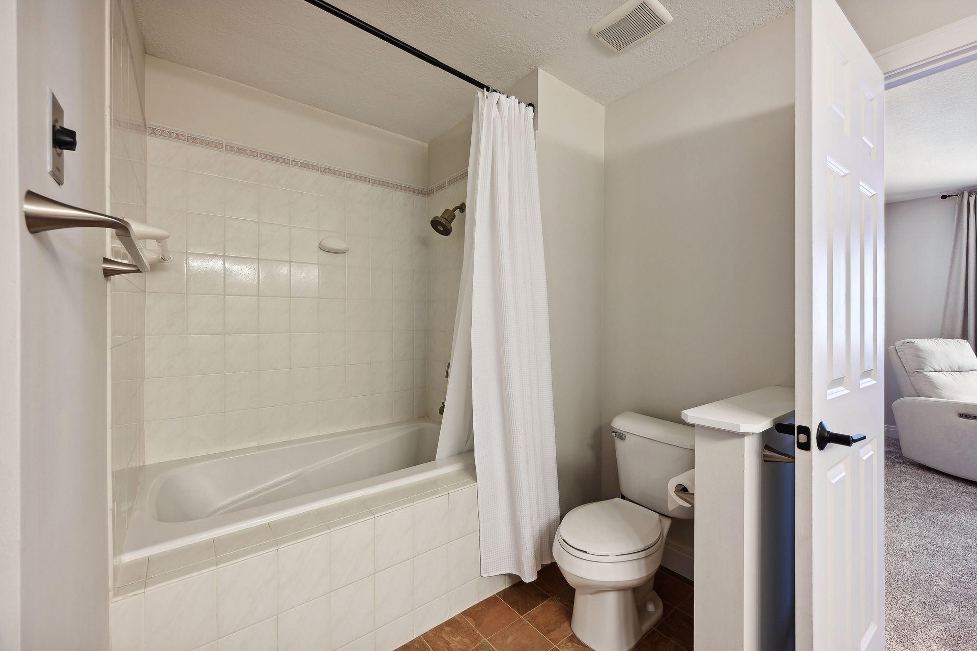 17208 Staples Street NE