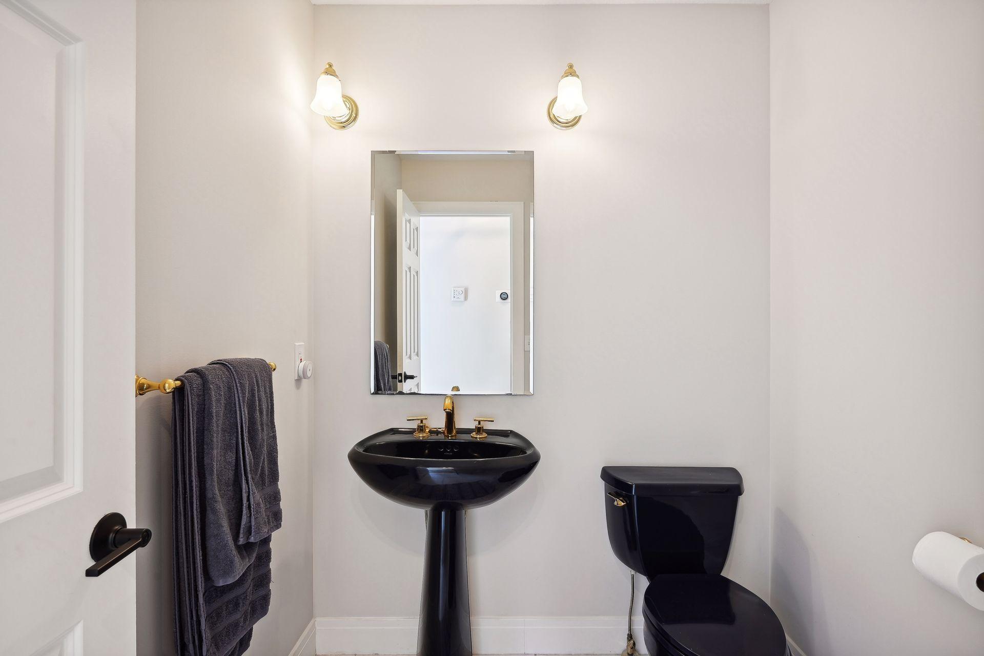 17208 Staples Street NE