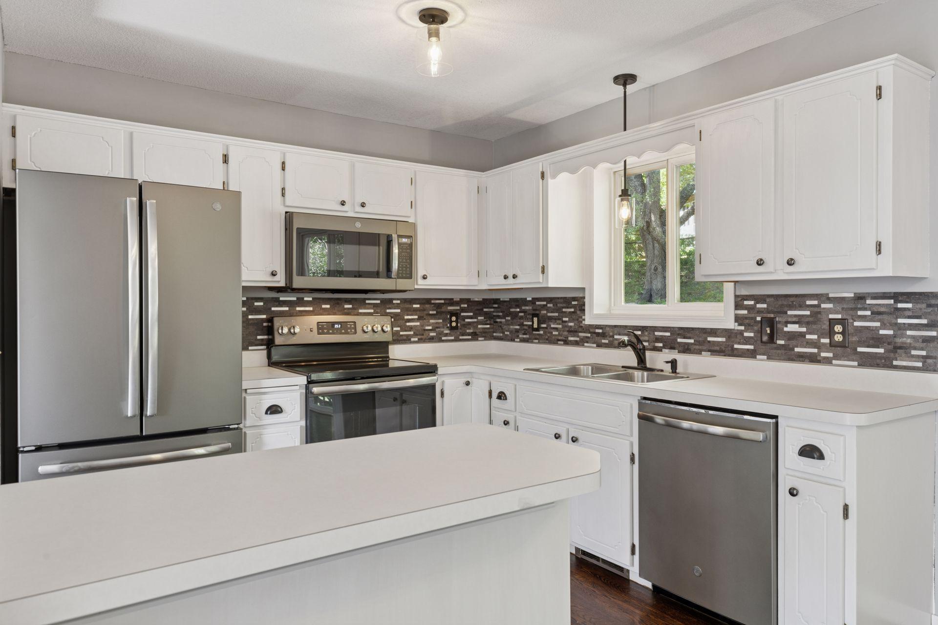 1604 Viking Drive