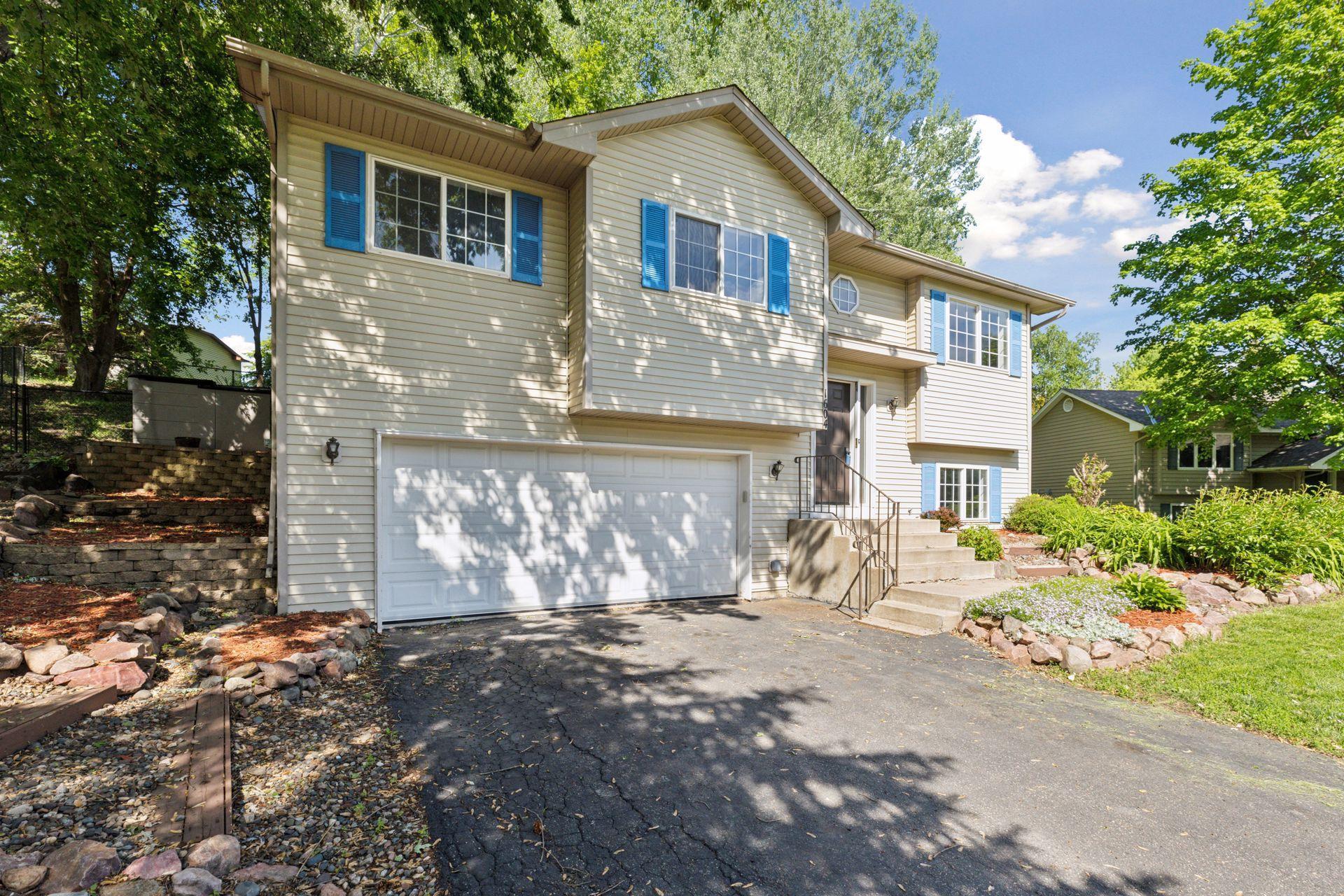 1604 Viking Drive
