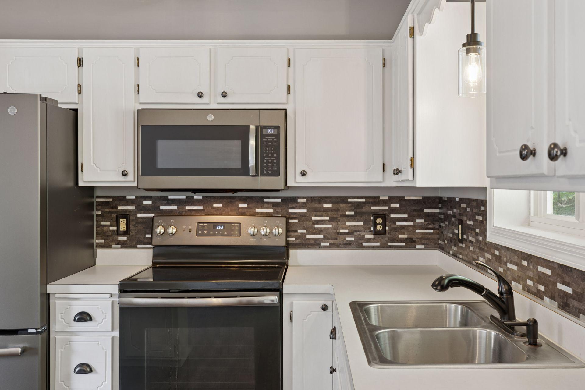 1604 Viking Drive