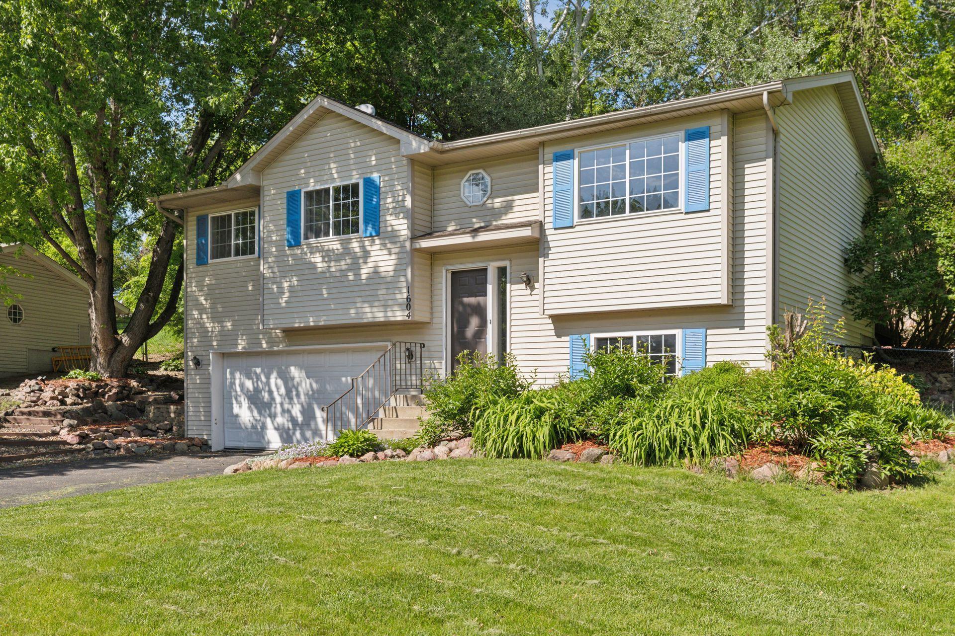1604 Viking Drive