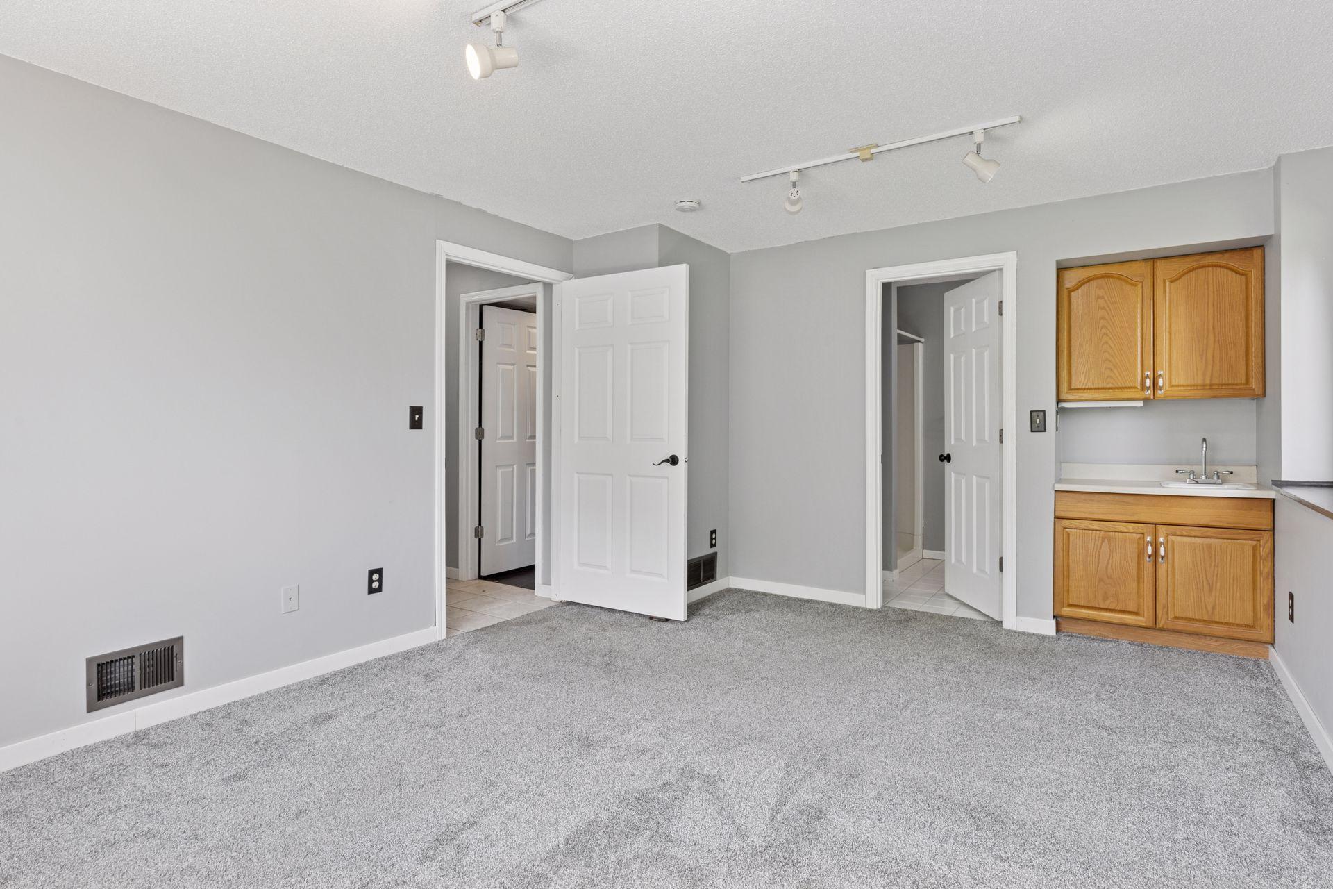1604 Viking Drive