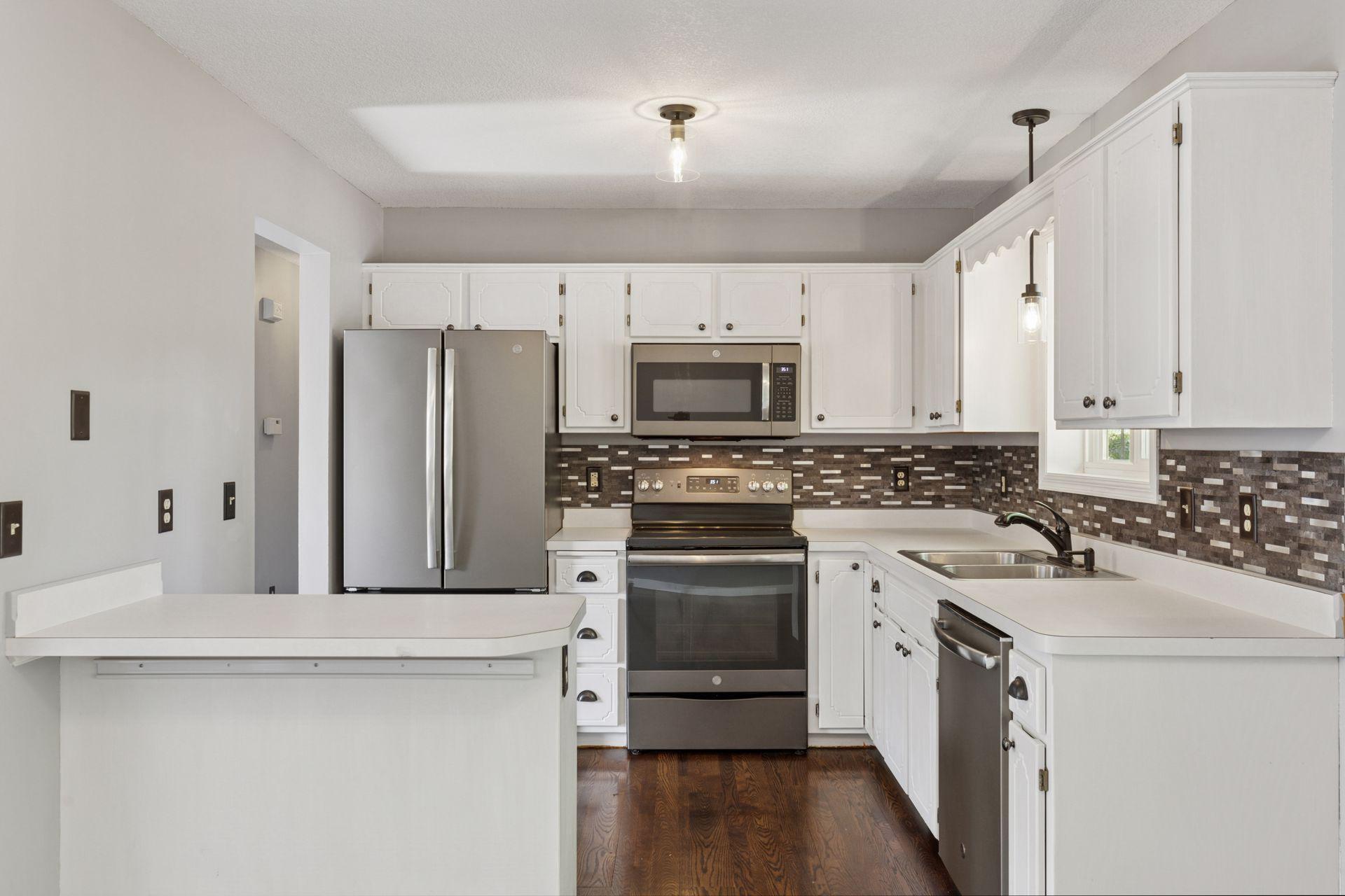 1604 Viking Drive