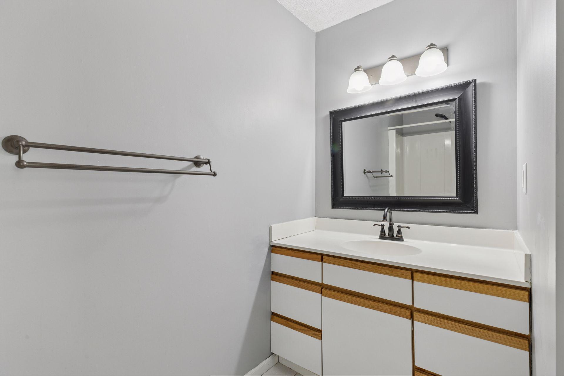 1604 Viking Drive