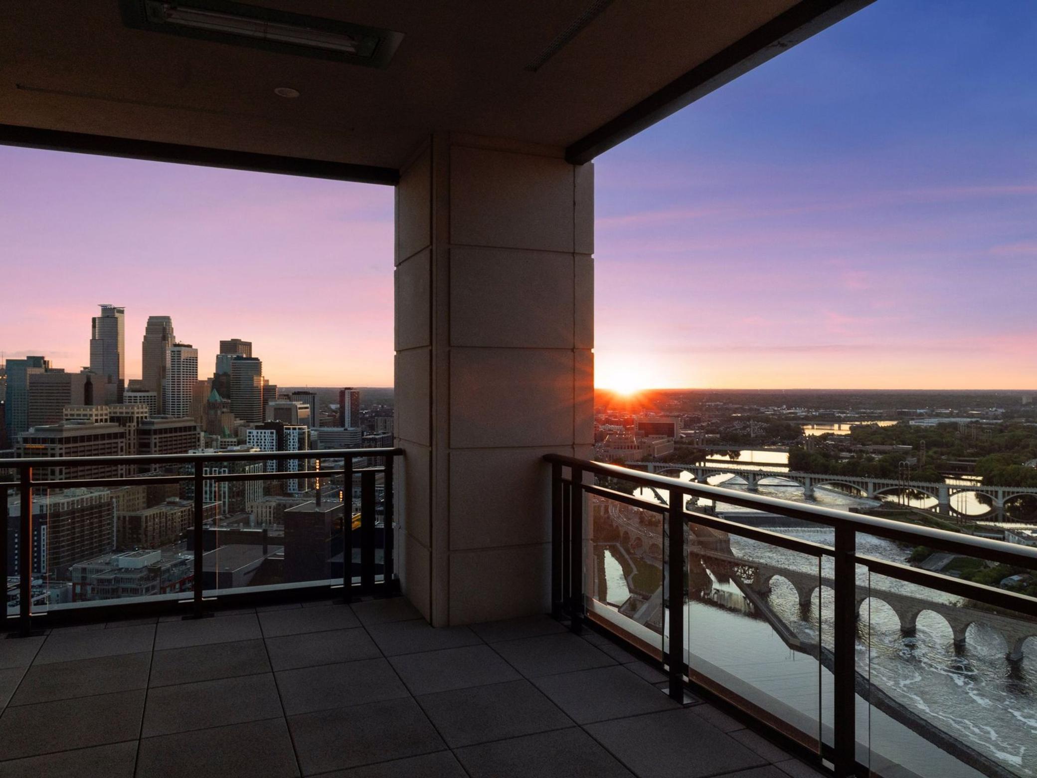 1111 W River Parkway Unit: 33A