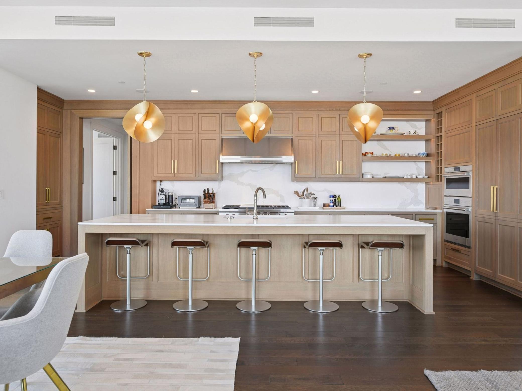 1111 W River Parkway Unit: 33A