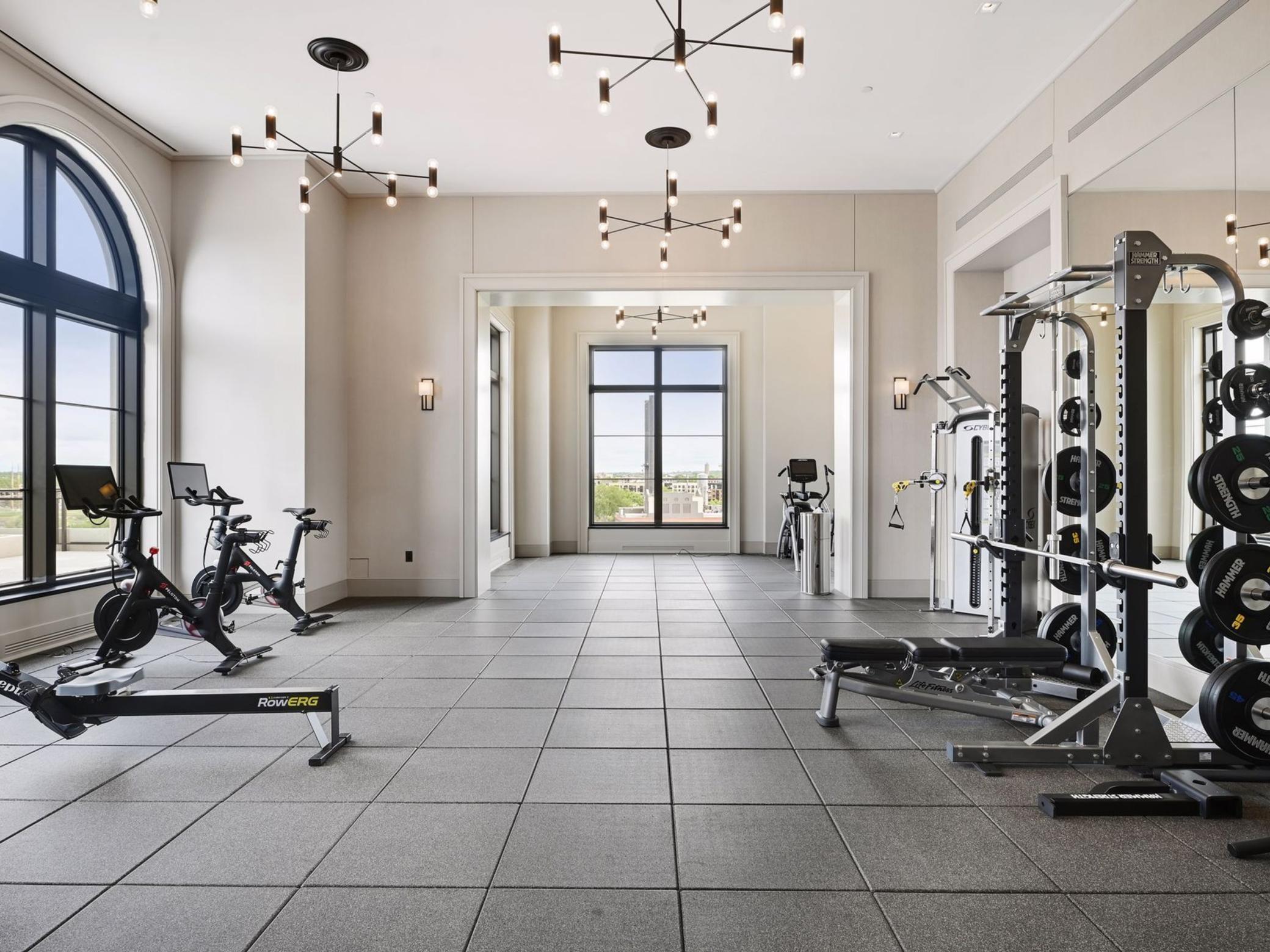 1111 W River Parkway Unit: 33A