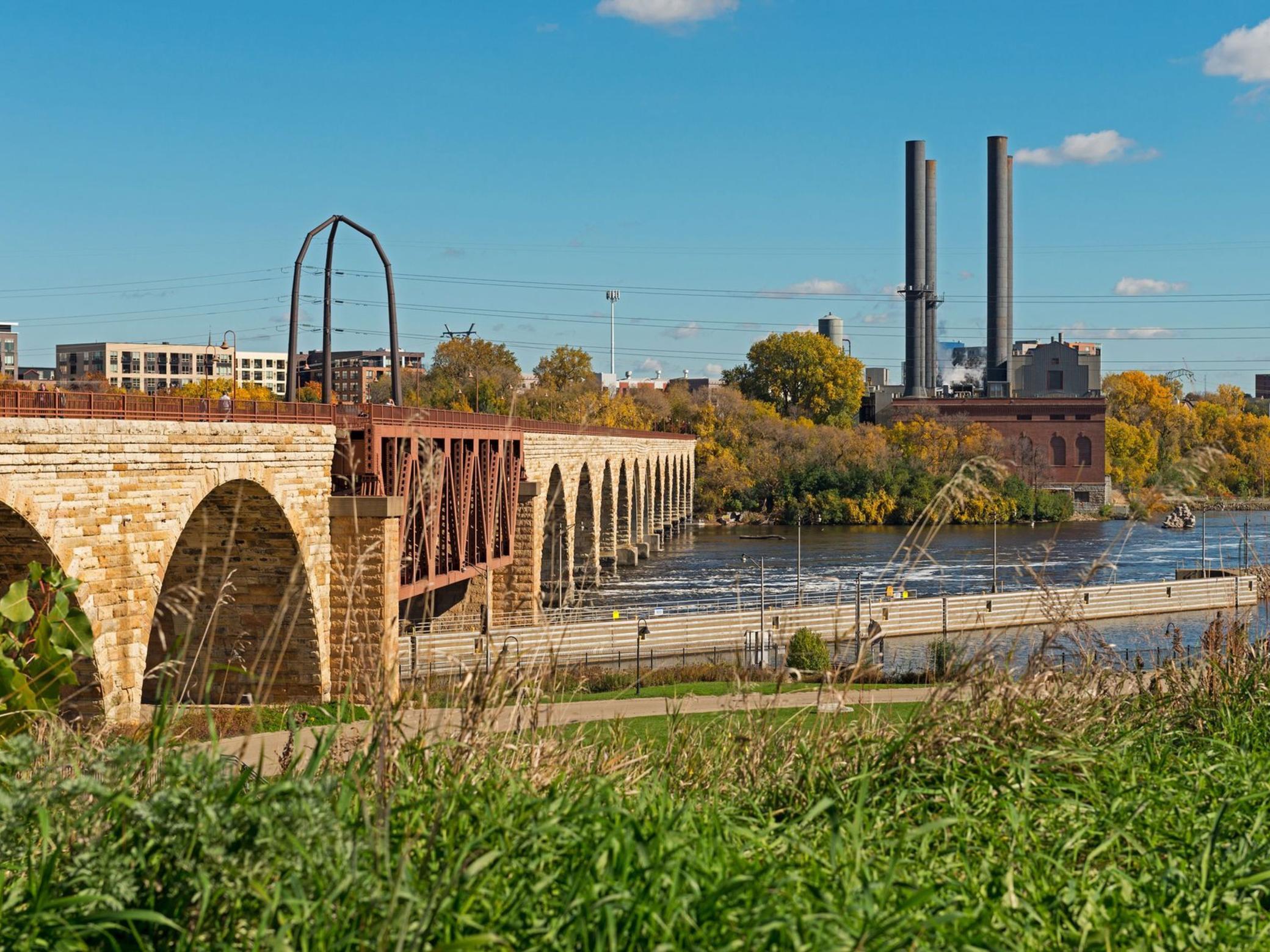 1111 W River Parkway Unit: 33A
