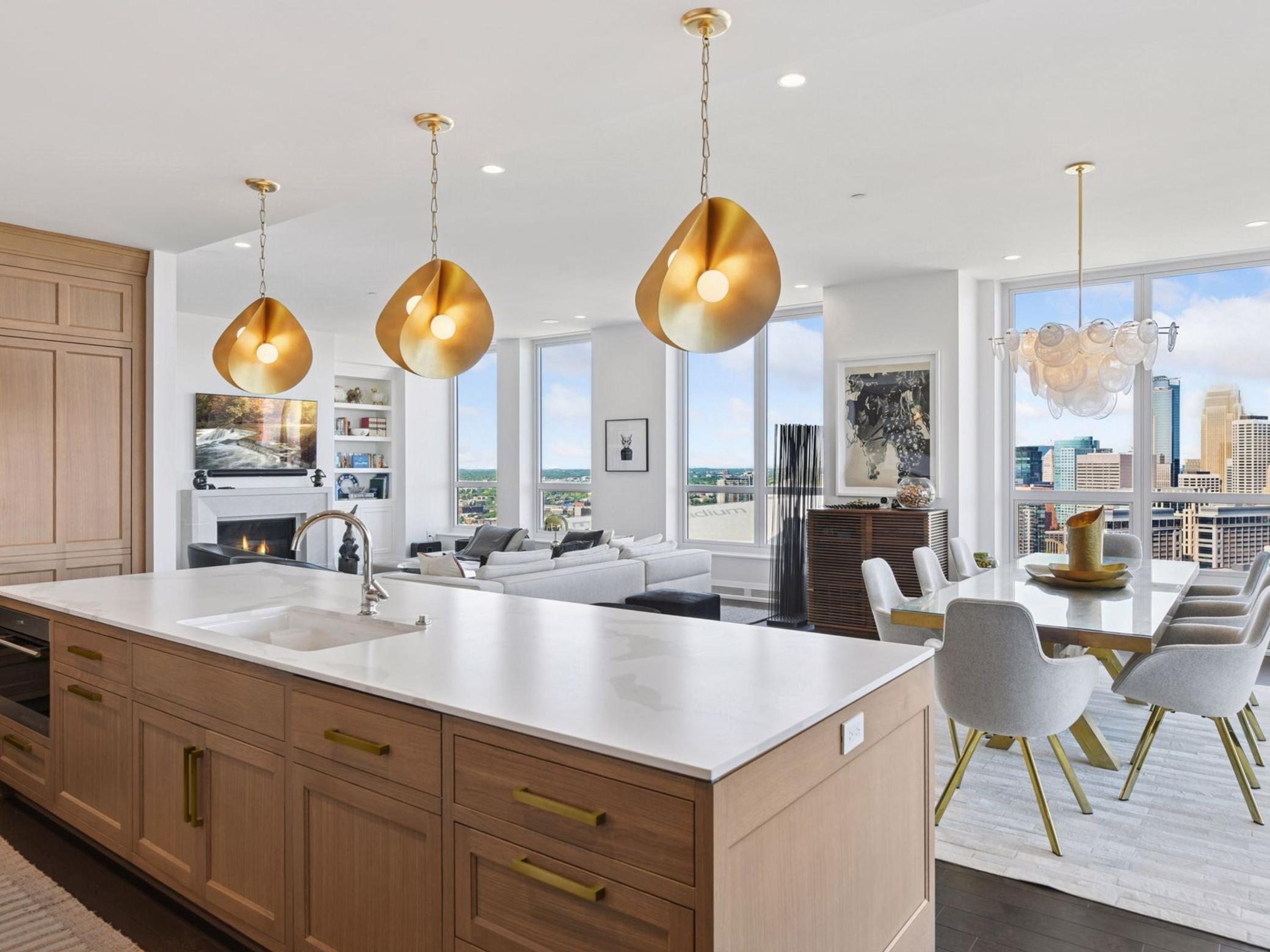 1111 W River Parkway Unit: 33A